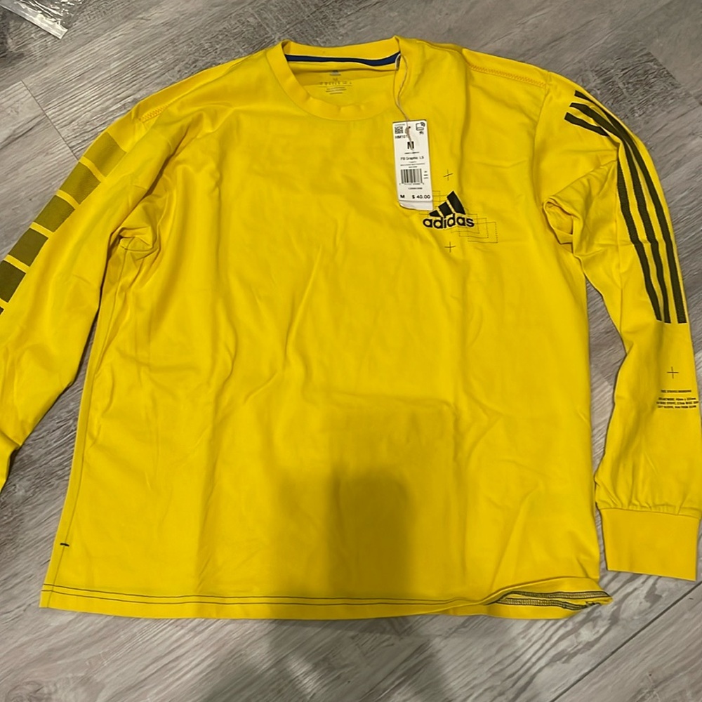 Adidas long sleeve graphic shirt Yellow Medium